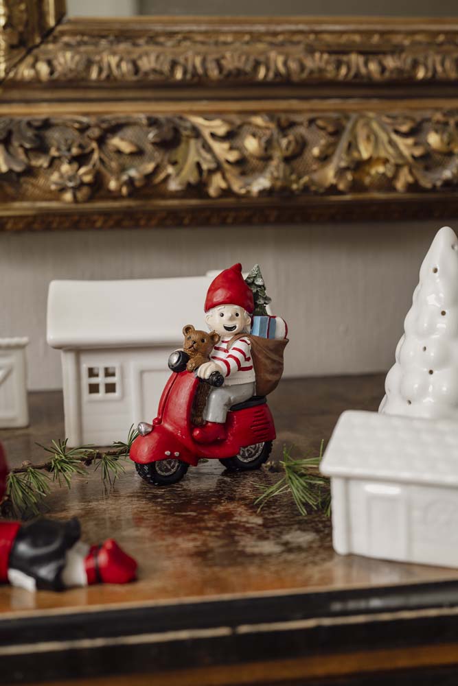 NISSEFAR PÅ VESPA