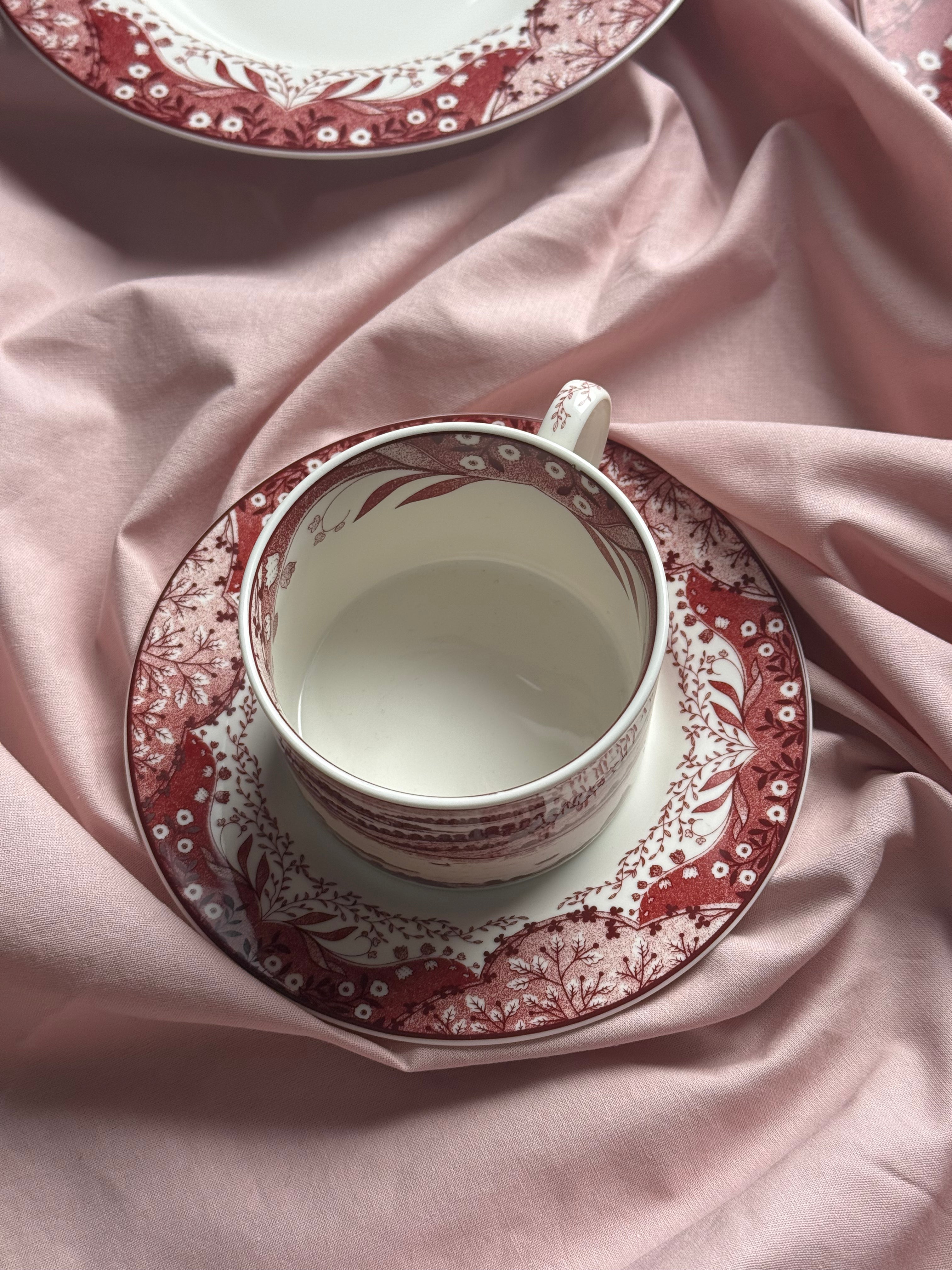 VINTAGE CUP & SAUCER 22 CL RED