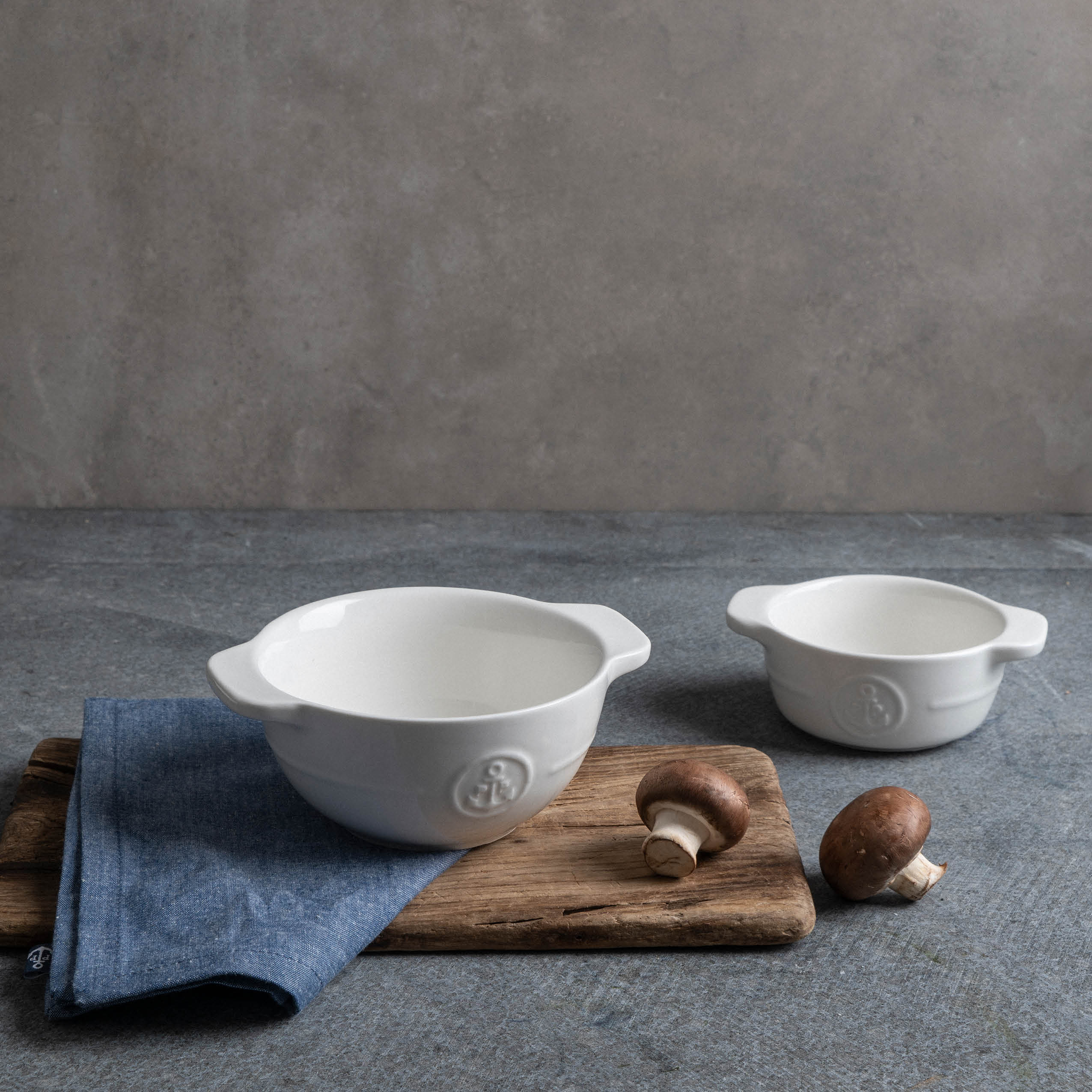 ILDFAST FORM DYP SKÅL 13 CM BLÅ