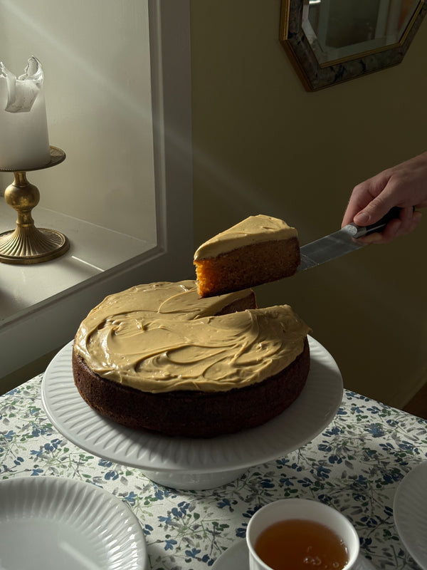 Sultne Gutters oppskrift på gulrotkake med pistasjglasur 