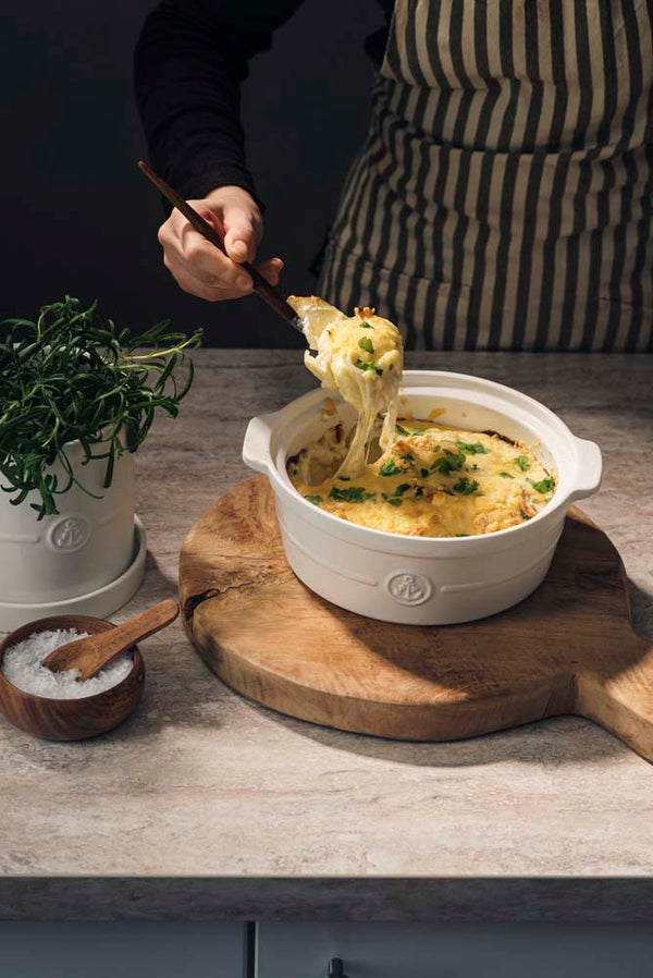 Fløtegratinerte poteter – en klassisk favoritt i ildfast form